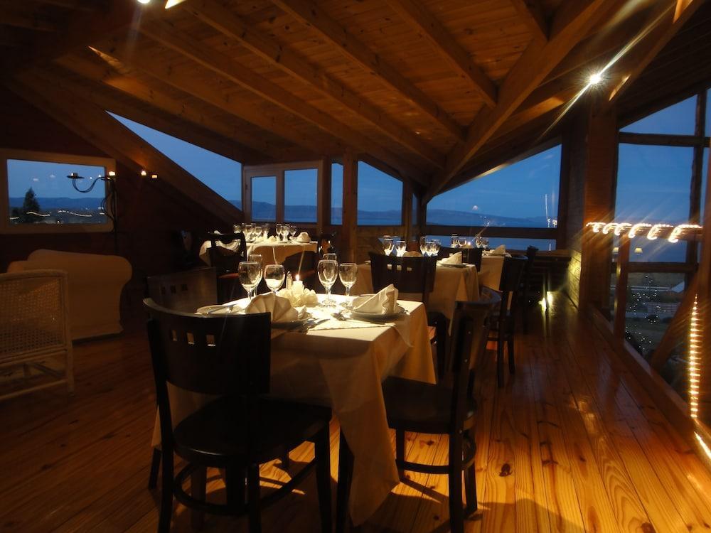 Blanca Patagonia Hosteria Boutique Y Cabanas El Calafate Exterior photo